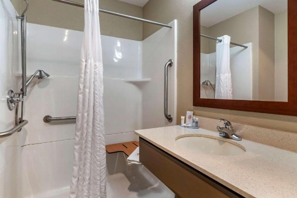 Comfort Inn & Suites Junction City - near Fort Riley image 11